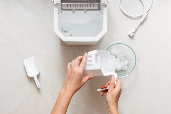 A Step-by-Step Guide: How to Clean Ice Maker